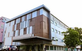 Oyo 6472 Hotel Metropolitan