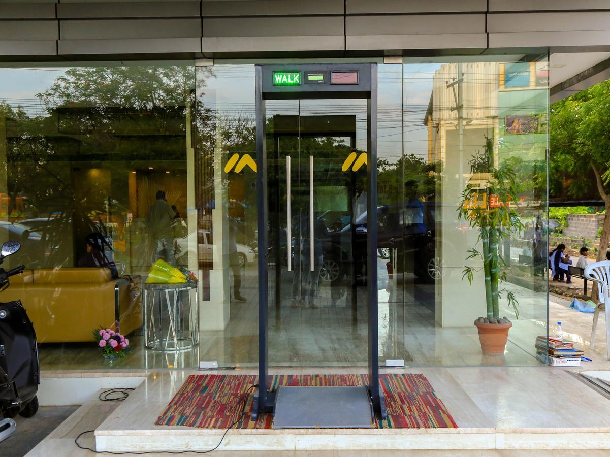 Oyo 6472 Hotel Metropolitan Vijayawāda Exterior photo