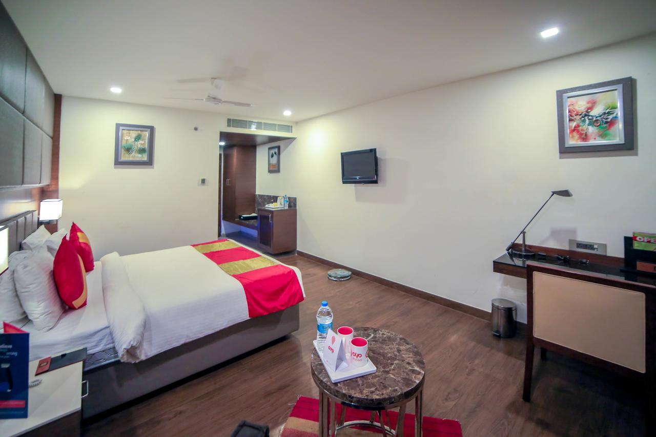 Oyo 6472 Hotel Metropolitan Vijayawāda Exterior photo